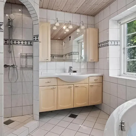 Drostgarden * Nordenbro Vesteregn